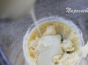 Cream with boiled condensed milk and topping butter recipe